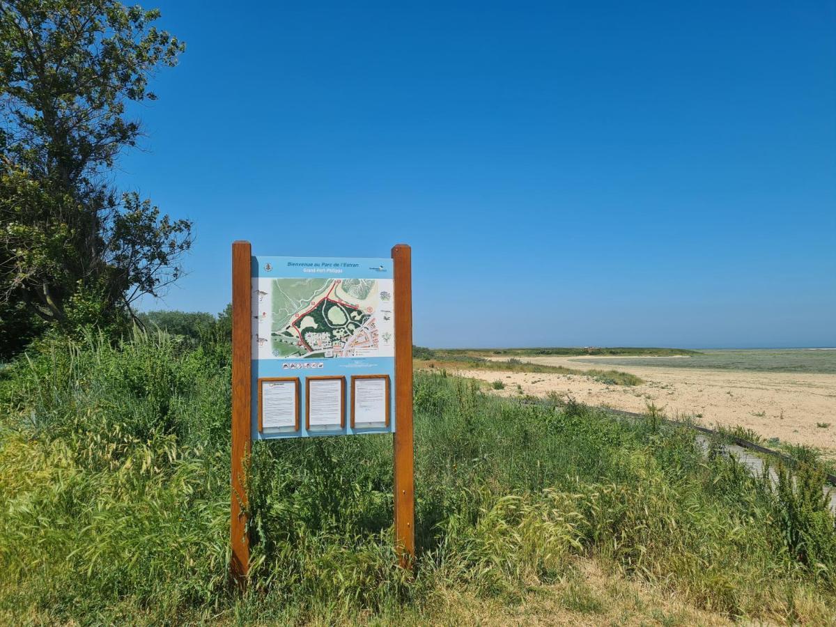 Les Embruns Maison meublée, proche de la mer Grand-Fort-Philippe Esterno foto